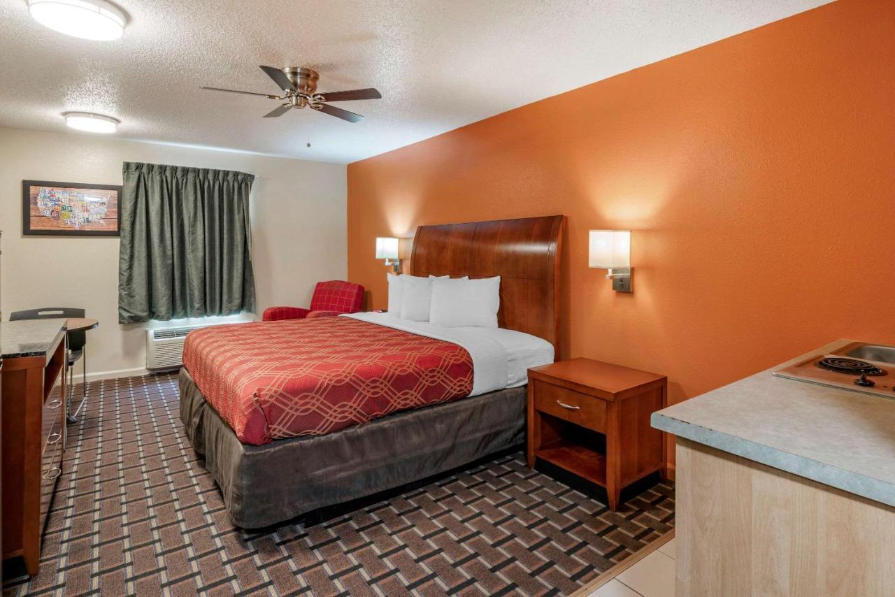 Econo Lodge Inn & Suites Granite City Exterior foto